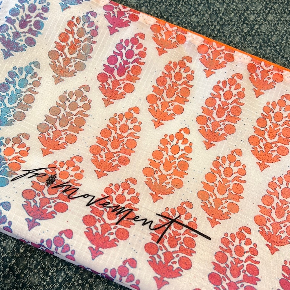 FP Movement by Free People New no tags zippered pouch